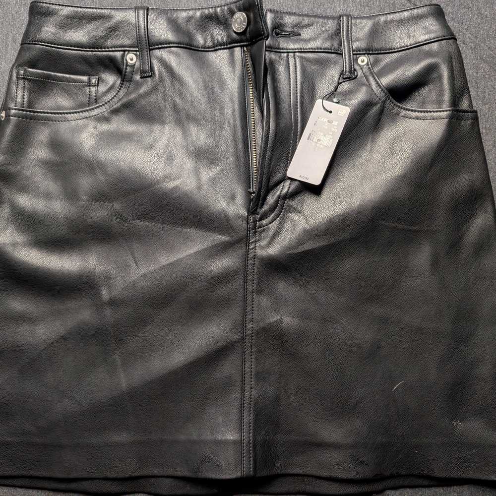 Express Black Mini A-Line Skirt for Night Out